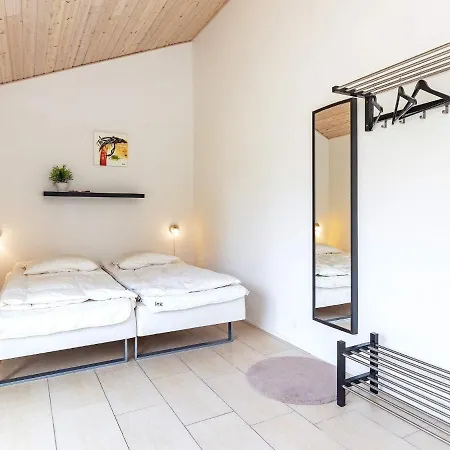 Four-bedroom In 4 *