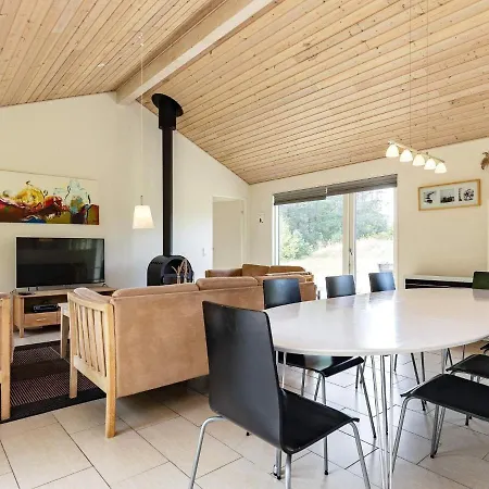 Holiday home Four-bedroom In 4 Aalbaek