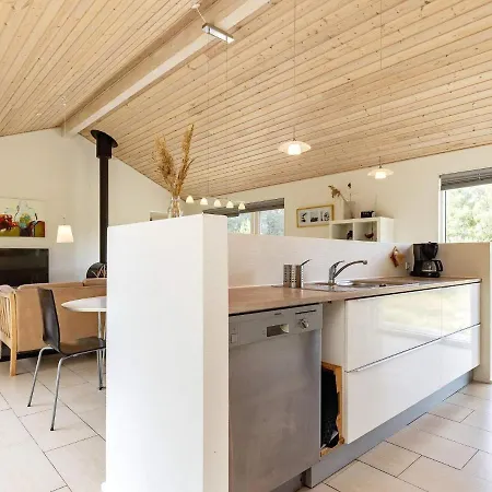 Four-bedroom In 4 Holiday home Aalbaek