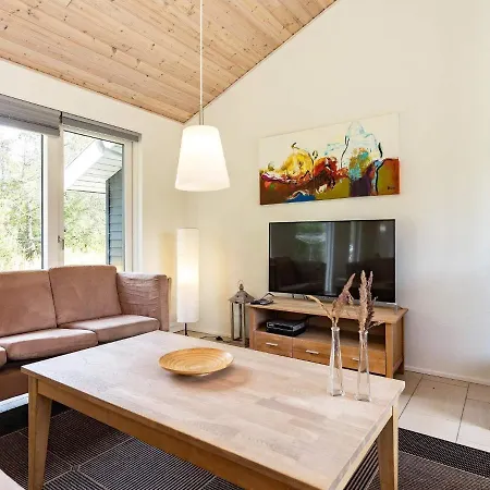Four-bedroom In 4 * Aalbaek