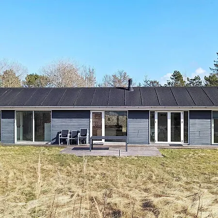 Four-bedroom In 4 Aalbaek